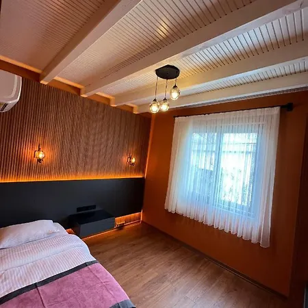 Azur Otel Çıralı