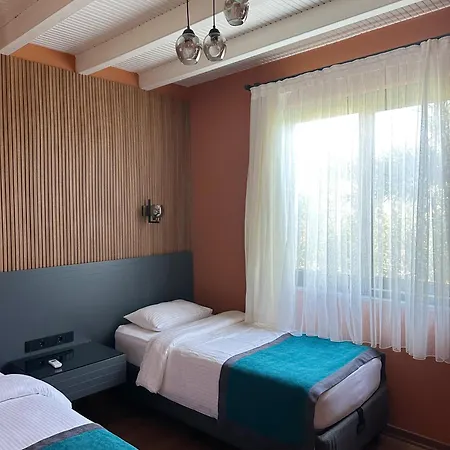 Azur Szálloda 3*