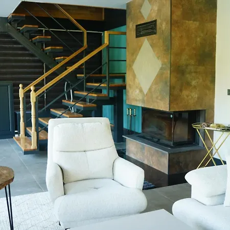 Azur Hotel 3*