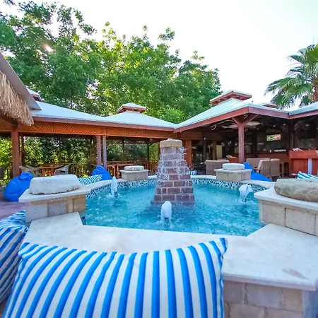 Azur Hotel 3*