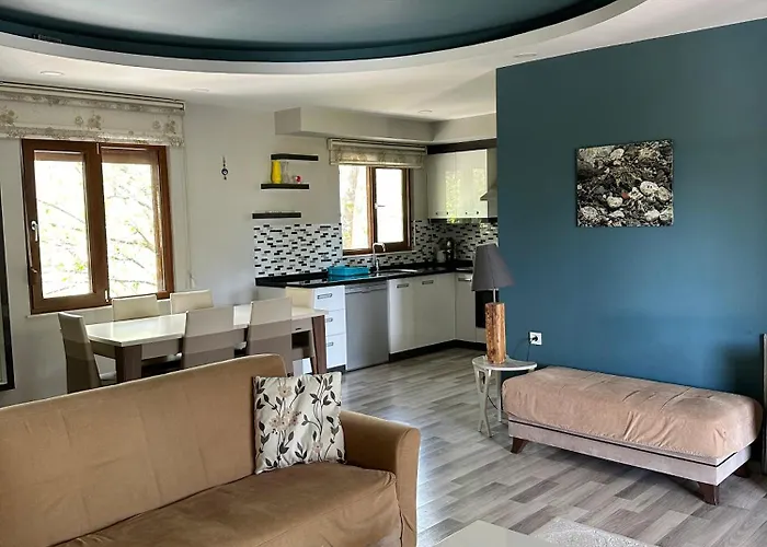 Azur קמר